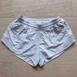 Lululemon Hotty Hot Shorts 2.5”